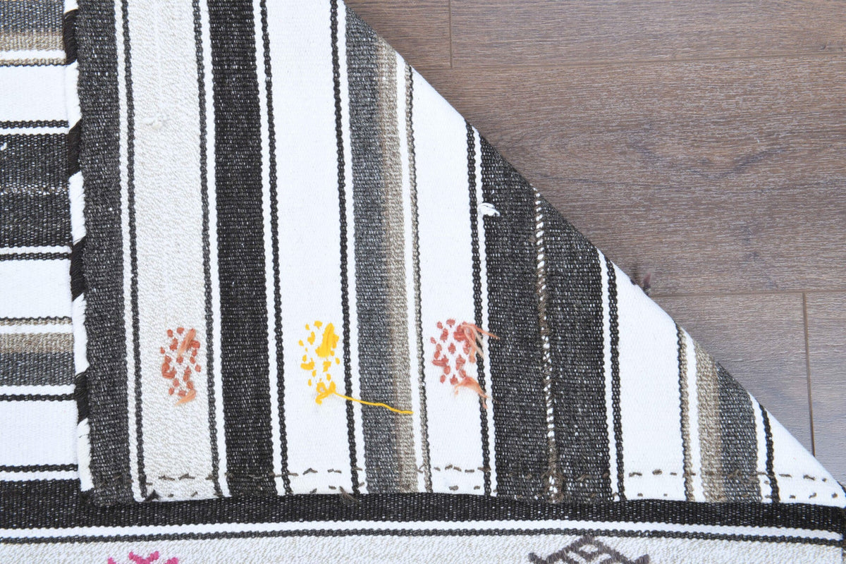 El yapımı vintage halı 155x241 cm kilim desenli yün - mekan görünümü