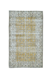 1970'lerden Anadolu kökenli bordürlü el dokuma vintage halı, 143x235 cm