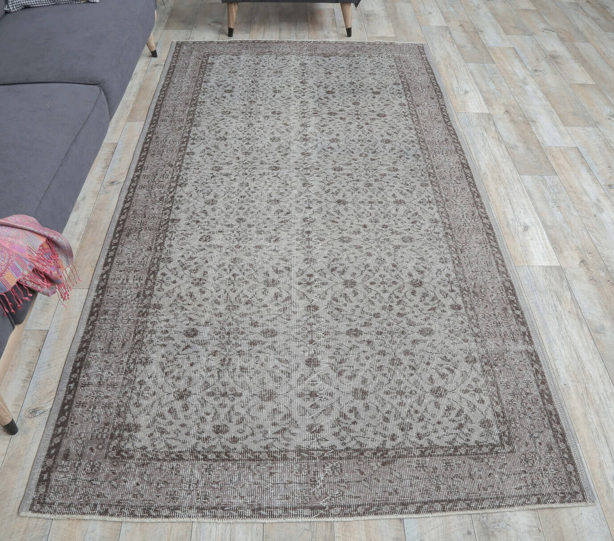 5x8 Vintage Oversized Handmade Isparta Area Rug