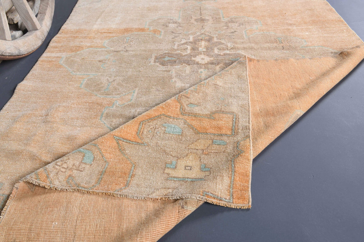 El yapımı vintage halı 122x274 cm oryantal desenli yün - mekan görünümü