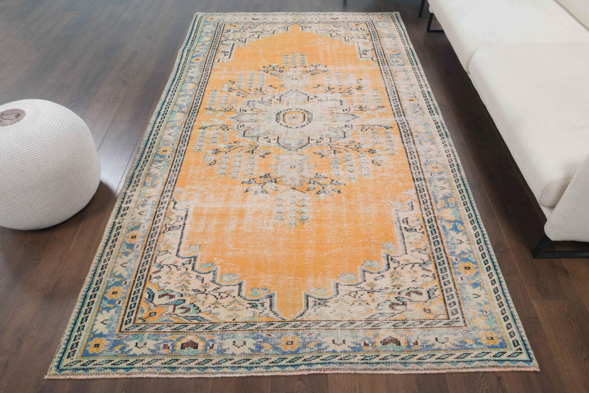 El yapımı vintage halı 152x274 cm oryantal desenli yün - kenar ve saçak detayı