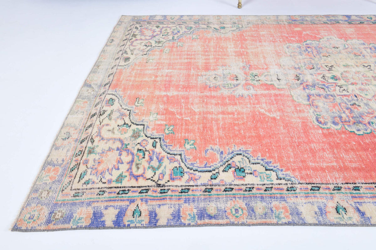 El yapımı vintage halı 152x244 cm oryantal desenli yün - yakın çekim doku detayı