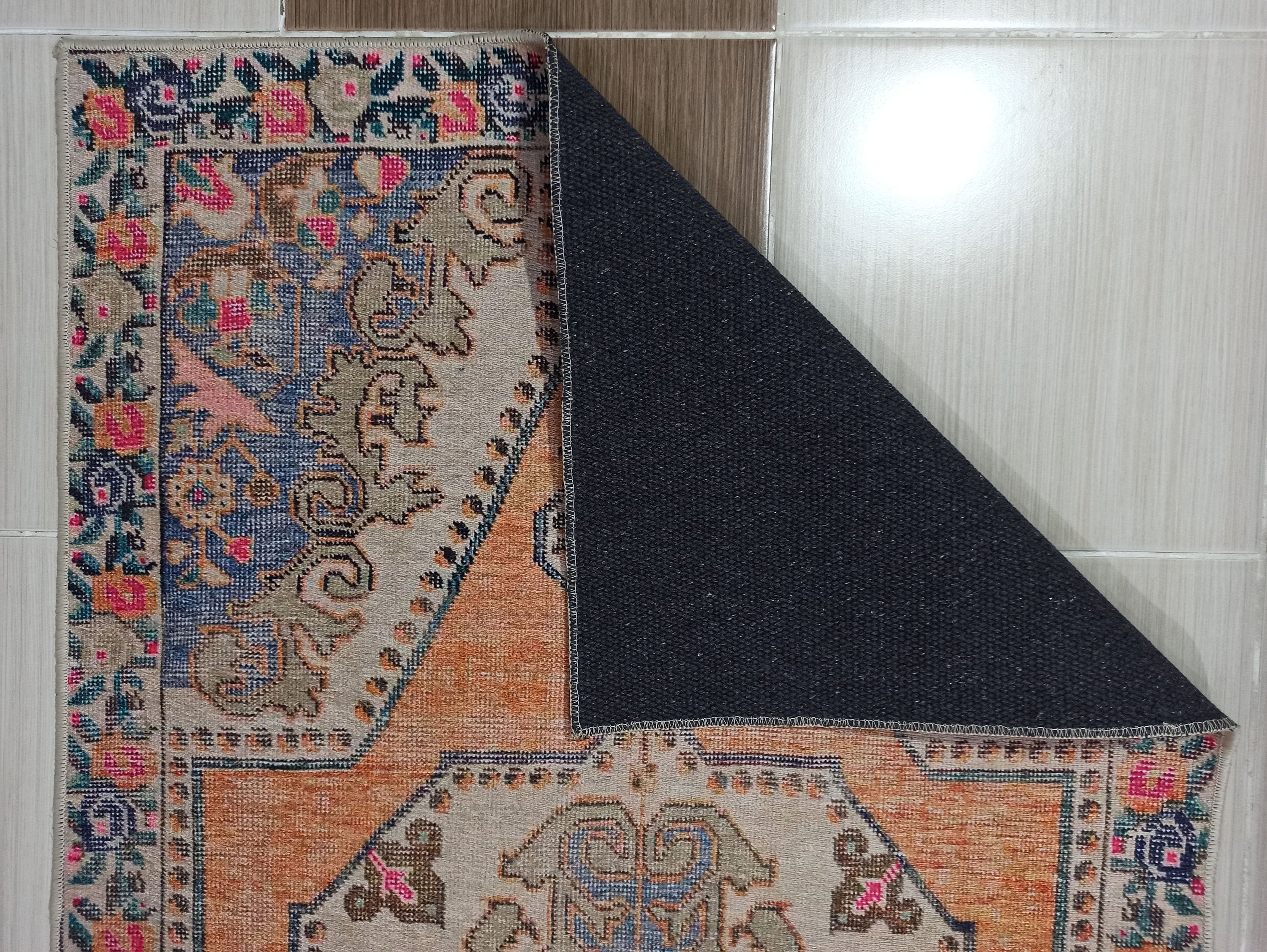 Eskitme Madalyon Desenli Turuncu ve Krem Vintage Halı - OUTLET - 12346OU