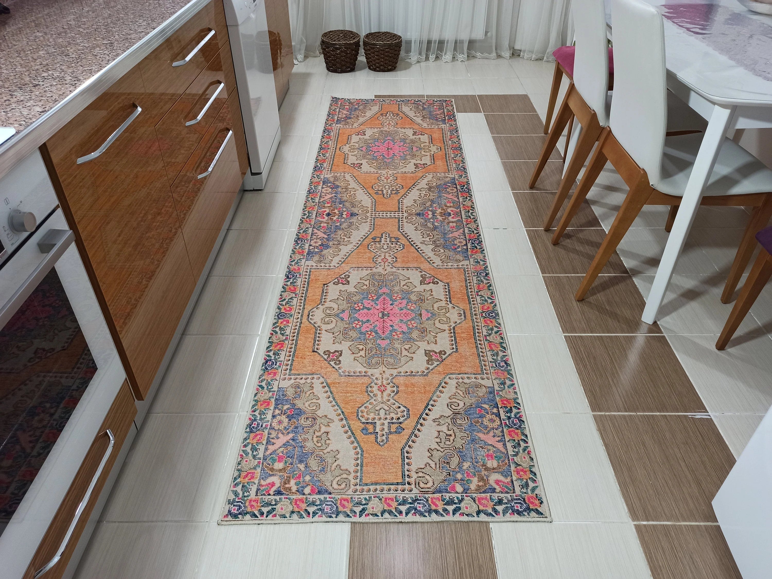 Eskitme Madalyon Desenli Turuncu ve Krem Vintage Halı - OUTLET - 12346OU