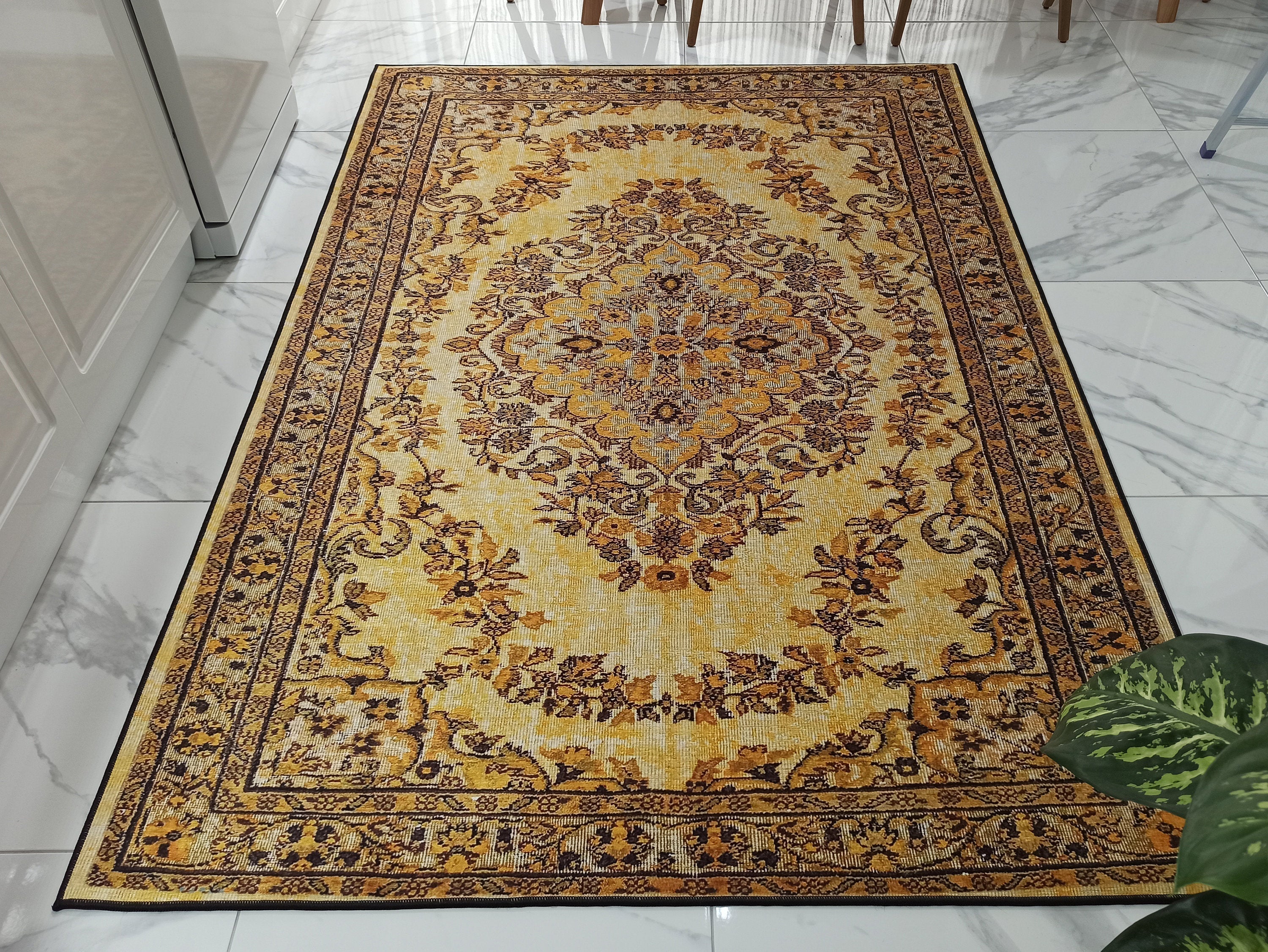 Eskitme Madalyon Desenli Hardal Sarısı ve Siyah Vintage Halı - OUTLET - 14935OU