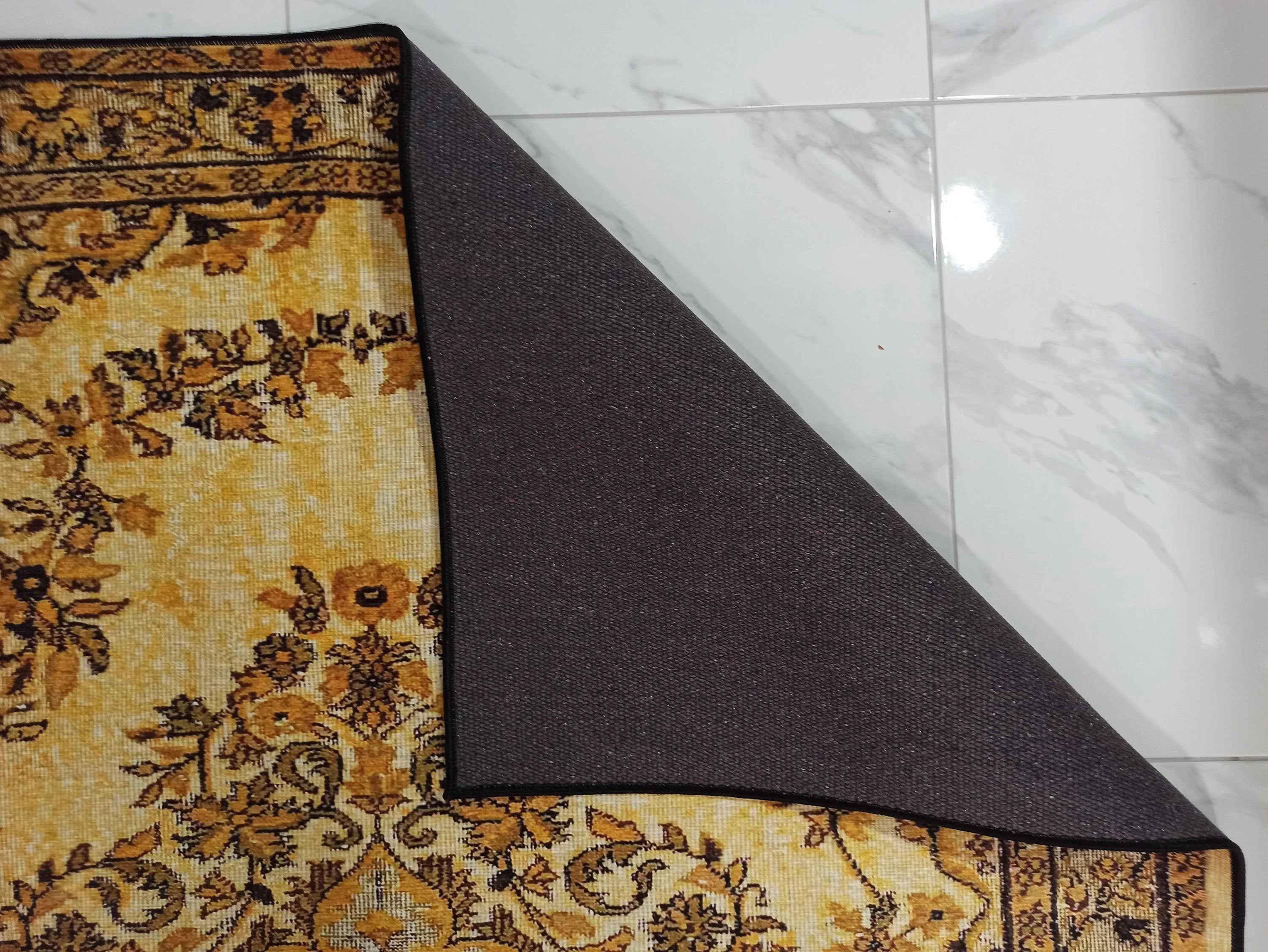 Eskitme Madalyon Desenli Hardal Sarısı ve Siyah Vintage Halı - OUTLET - 14935OU