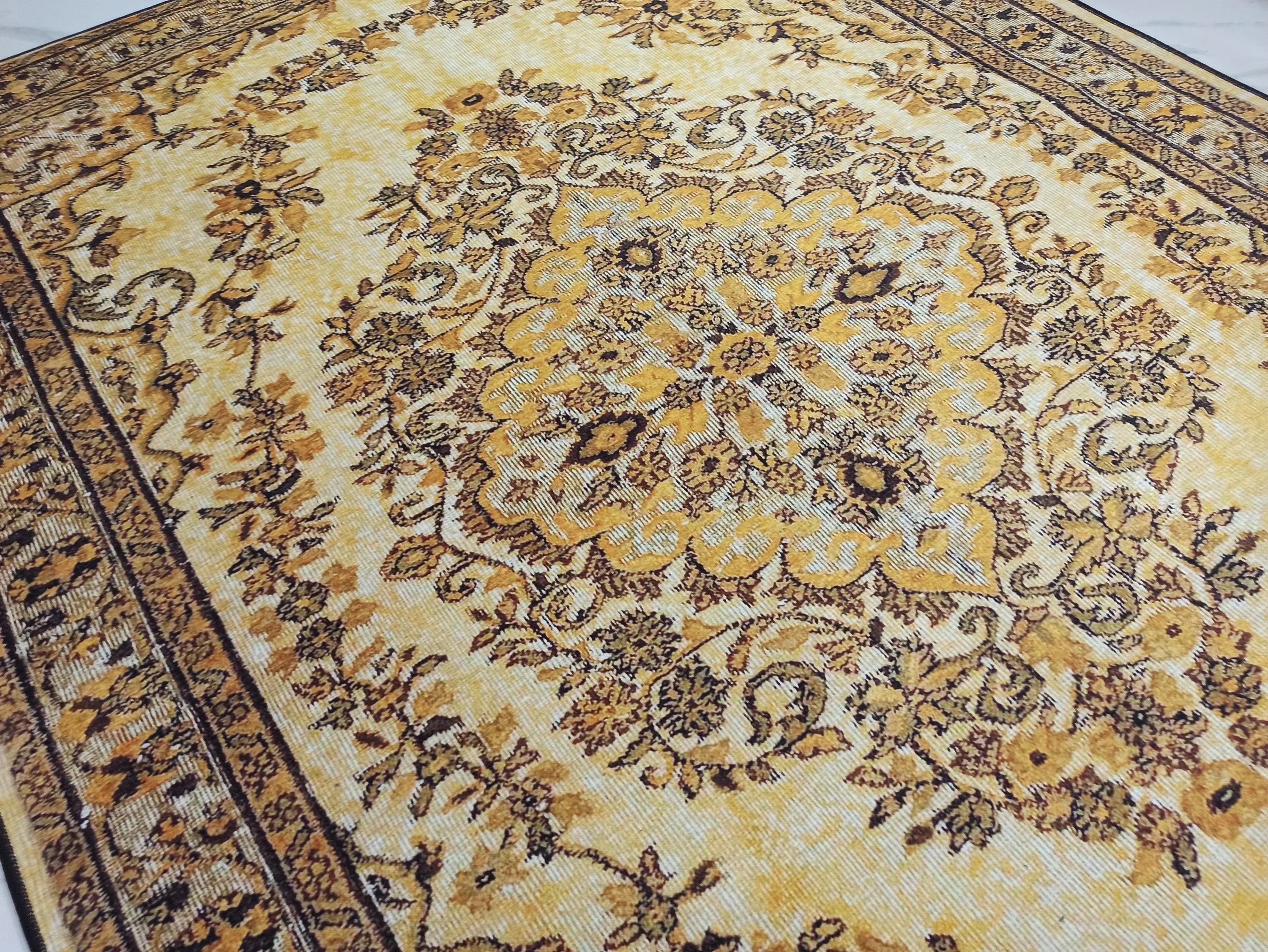 Eskitme Madalyon Desenli Hardal Sarısı ve Siyah Vintage Halı - OUTLET - 14935OU
