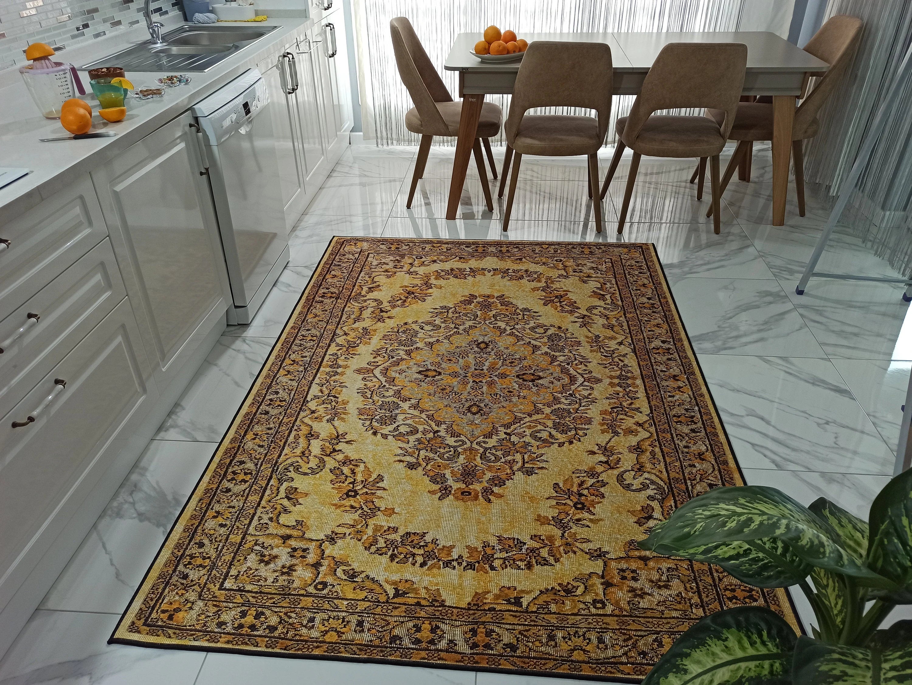 Eskitme Madalyon Desenli Hardal Sarısı ve Siyah Vintage Halı - OUTLET - 14935OU