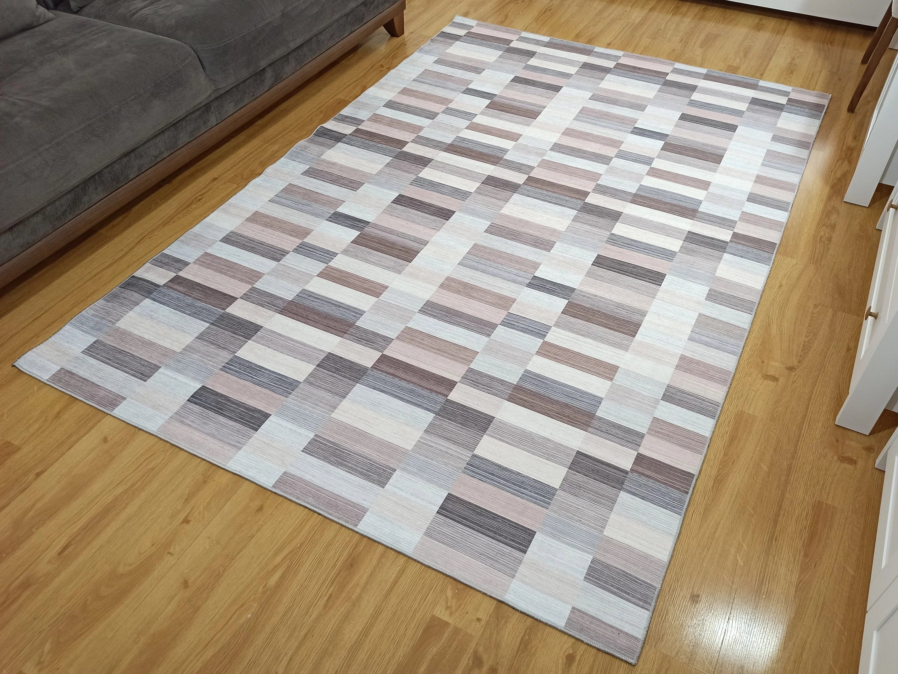 Gray Geometric Patterned Vintage Carpet - CLEARANCE - 12440OU