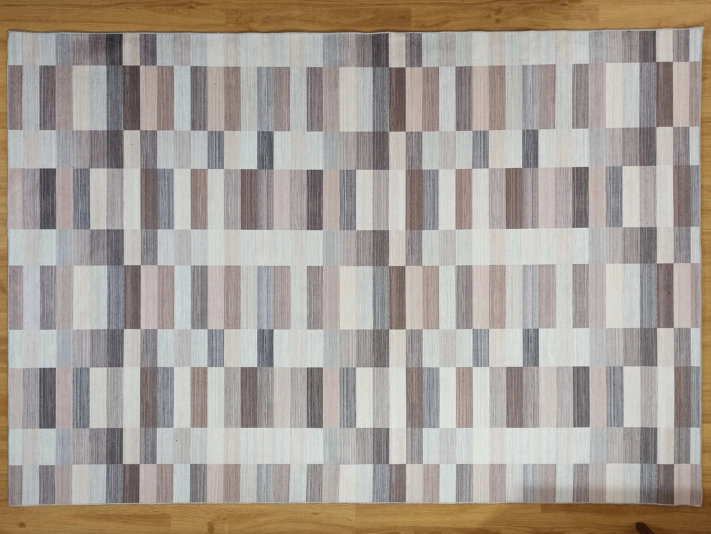 Gray Geometric Patterned Vintage Carpet - CLEARANCE - 12440OU