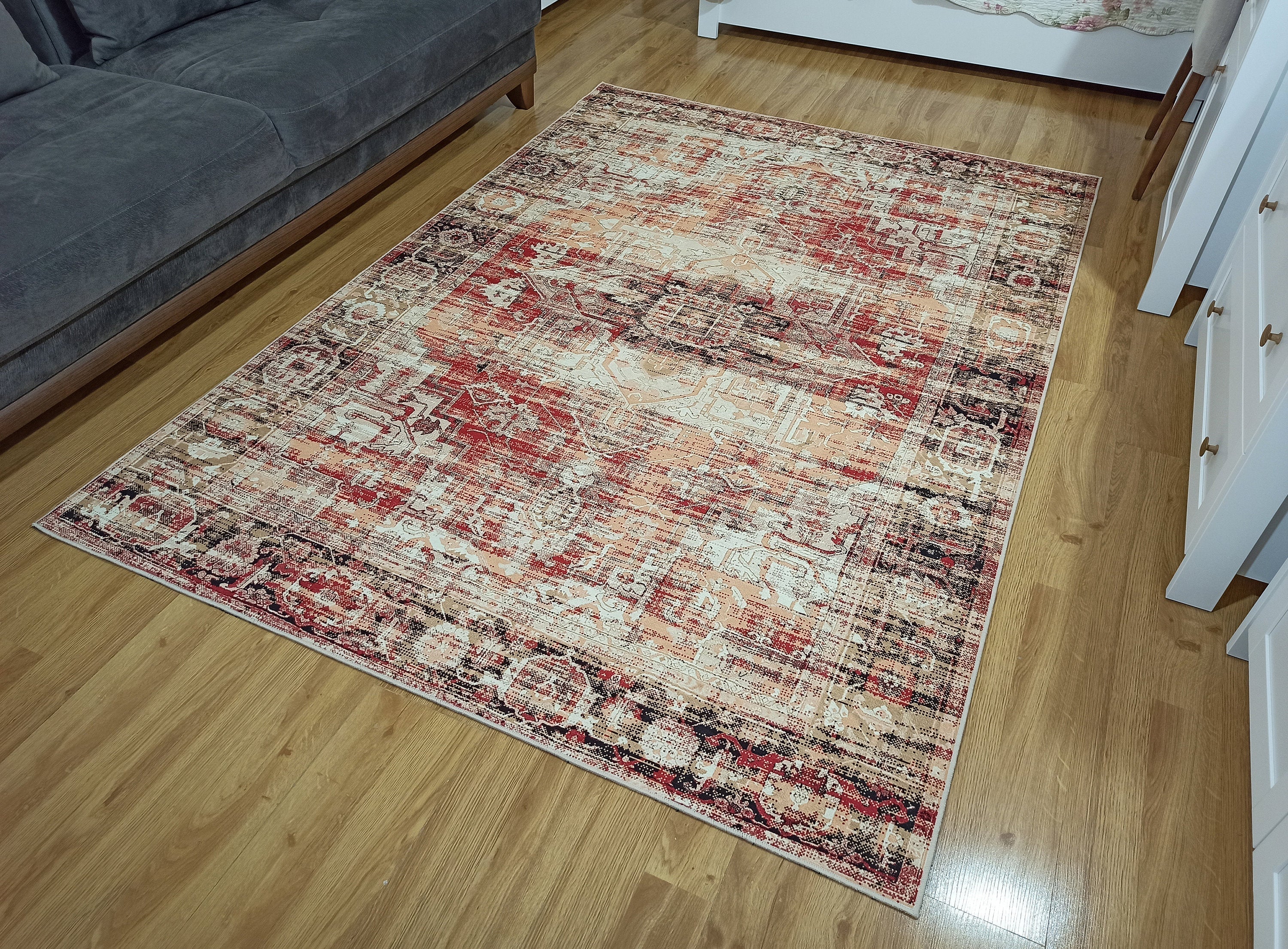 Eskitme Madalyon Desenli Kırmızı ve Krem Vintage Salon Halısı - OUTLET - 11669OU