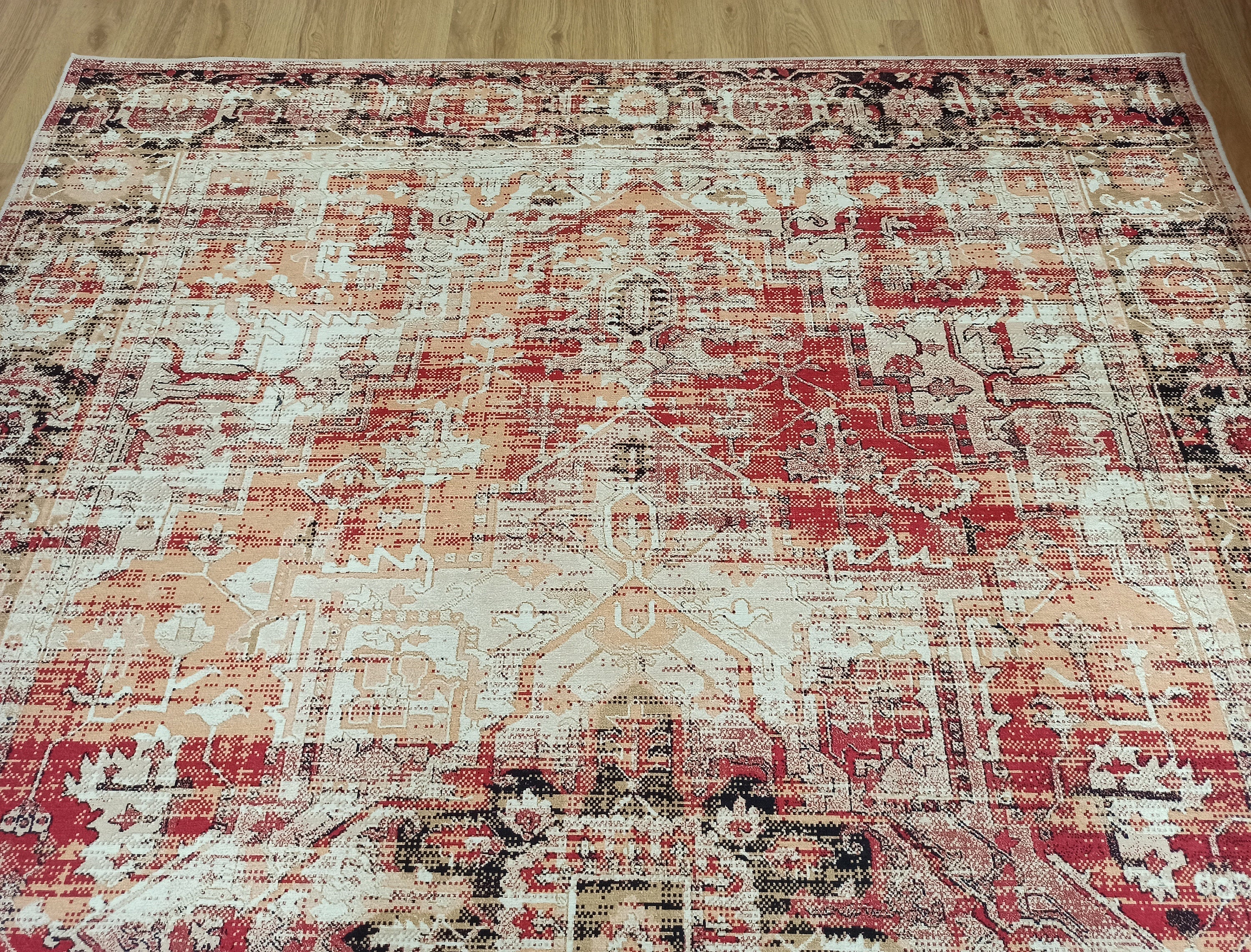 Eskitme Madalyon Desenli Kırmızı ve Krem Vintage Salon Halısı - OUTLET - 11669OU