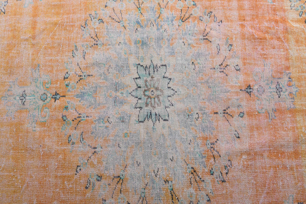 El yapımı vintage halı 185x295 cm oryantal desenli yün - açık alan görünümü