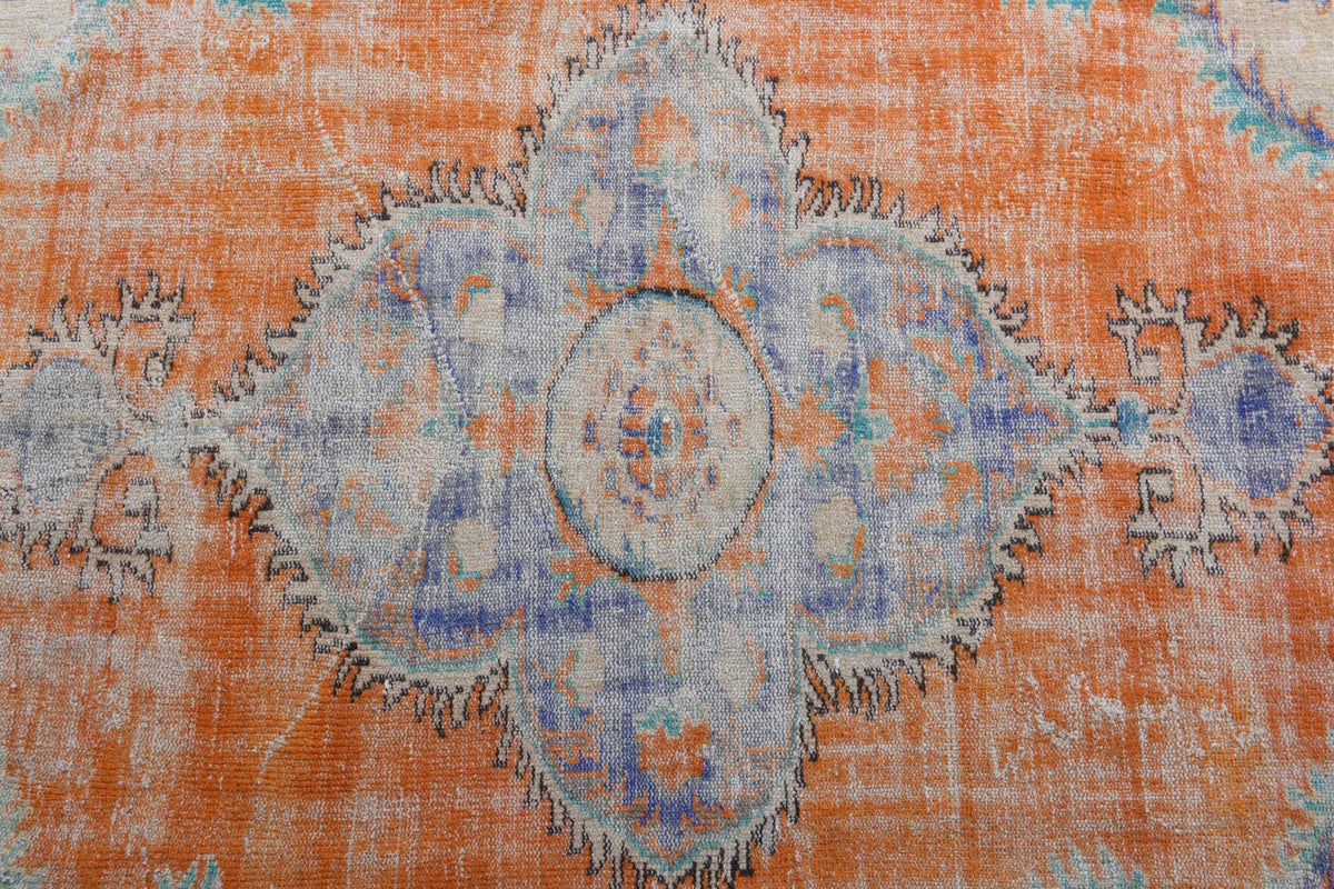 El yapımı vintage halı 183x274 cm oryantal desenli yün - mekan görünümü