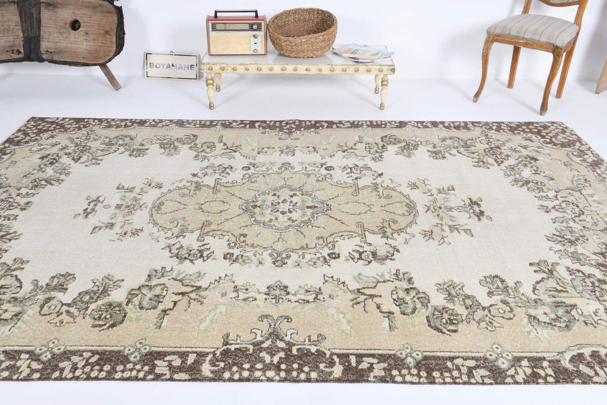El yapımı vintage halı 183x274 cm oryantal desenli yün - yakın çekim doku detayı