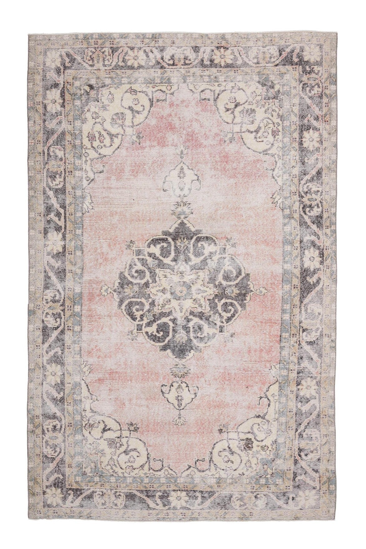 El yapımı vintage halı 183x305 cm madalyonlu desenli yün - ışık altında renk detayı