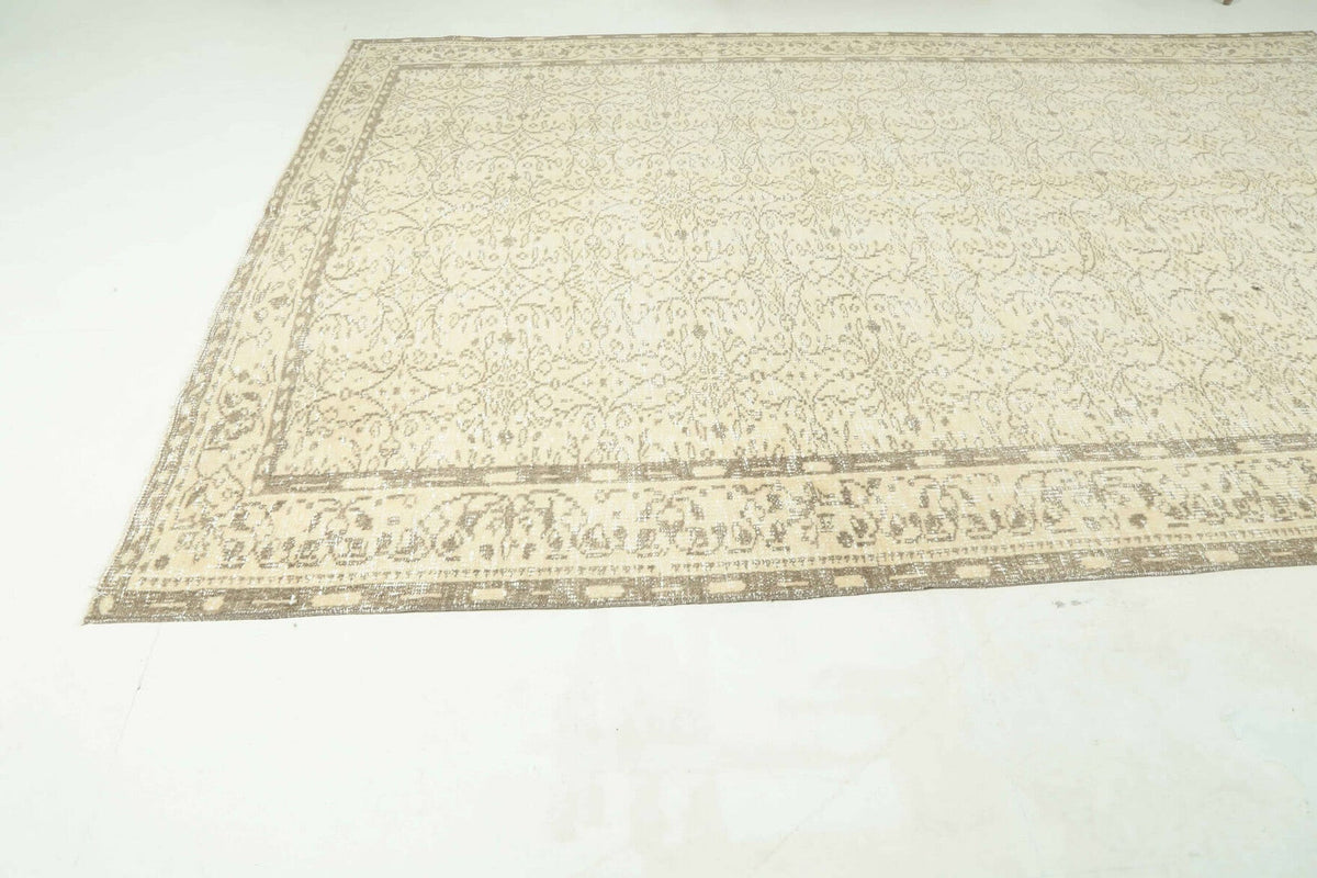 El yapımı vintage halı 193x292 cm bordürlü, çiçek desenli desenli yün - kenar ve saçak detayı