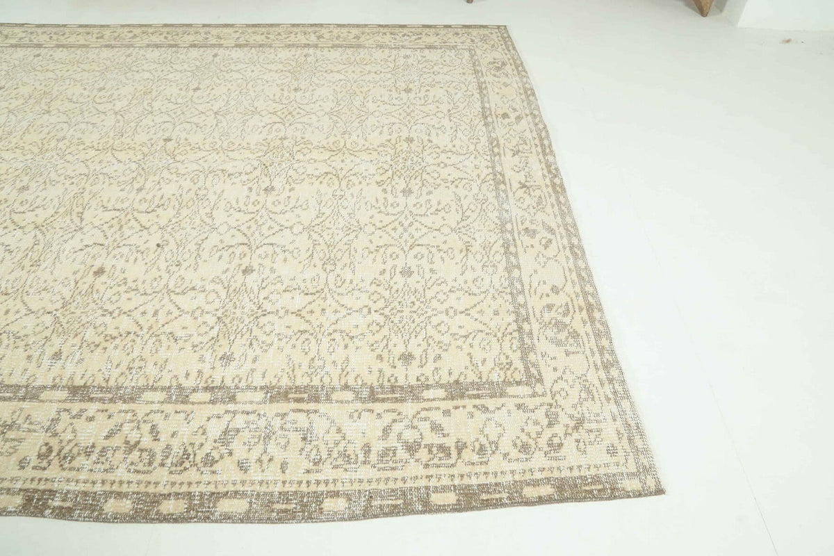 El yapımı vintage halı 193x292 cm bordürlü, çiçek desenli desenli yün - desen detayı