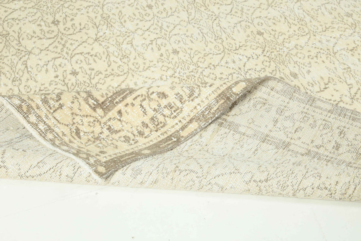 El yapımı vintage halı 193x292 cm bordürlü, çiçek desenli desenli yün - üstten görünüm