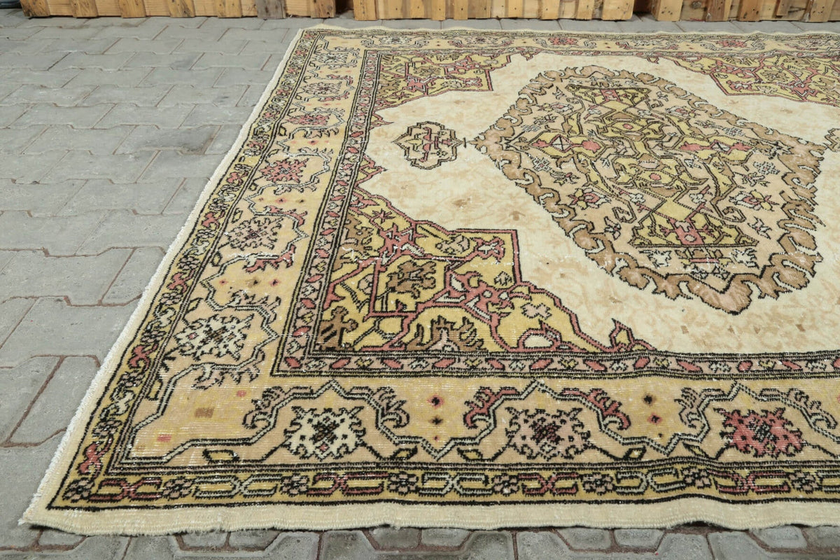 El yapımı vintage halı 183x274 cm çiçek desenli desenli yün - yakın çekim doku detayı