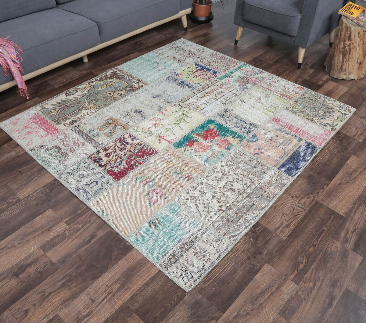 El yapımı vintage halı 170x185 cm patchwork desenli yün - yakın çekim doku detayı