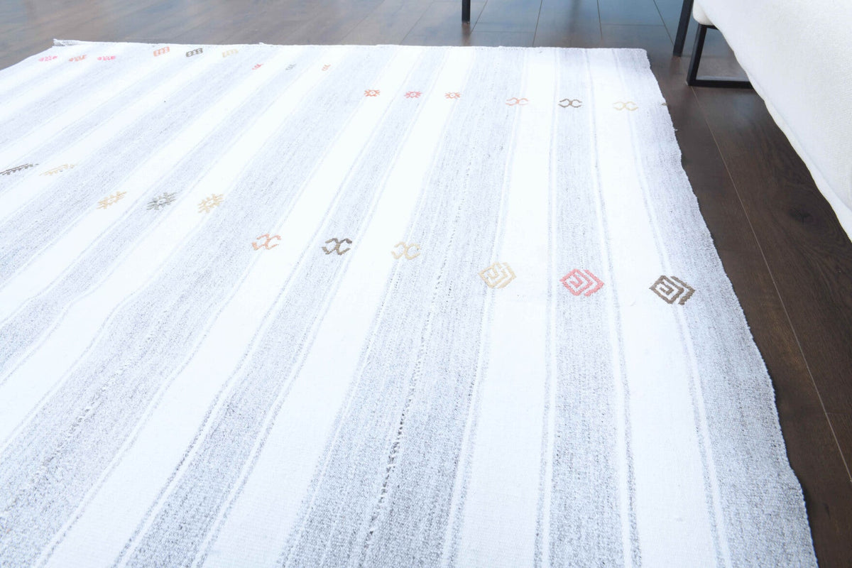 El yapımı vintage halı 185x246 cm çizgili desenli yün - mekan görünümü