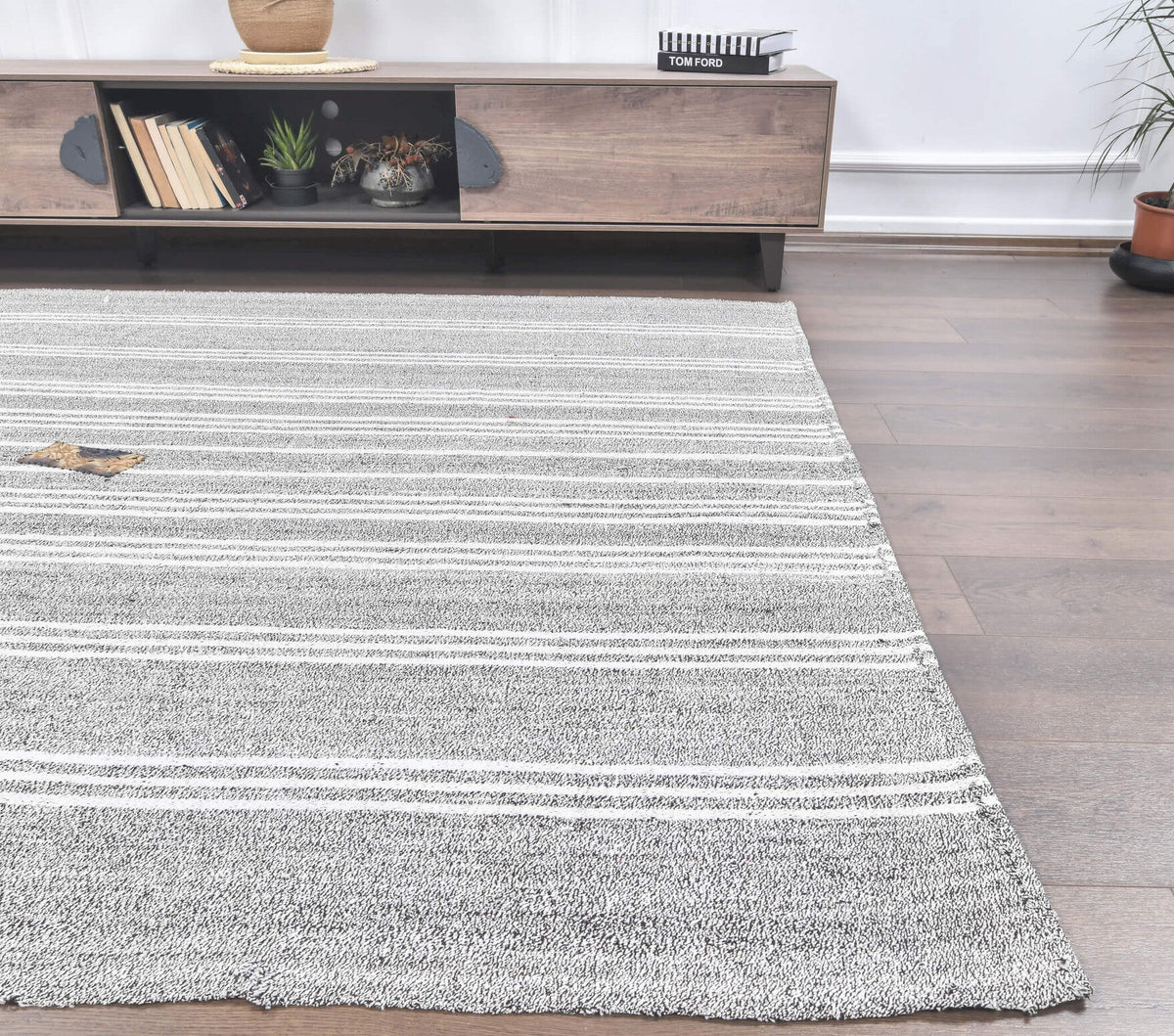 El yapımı vintage halı 196x231 cm çizgili desenli yün - yakın çekim doku detayı
