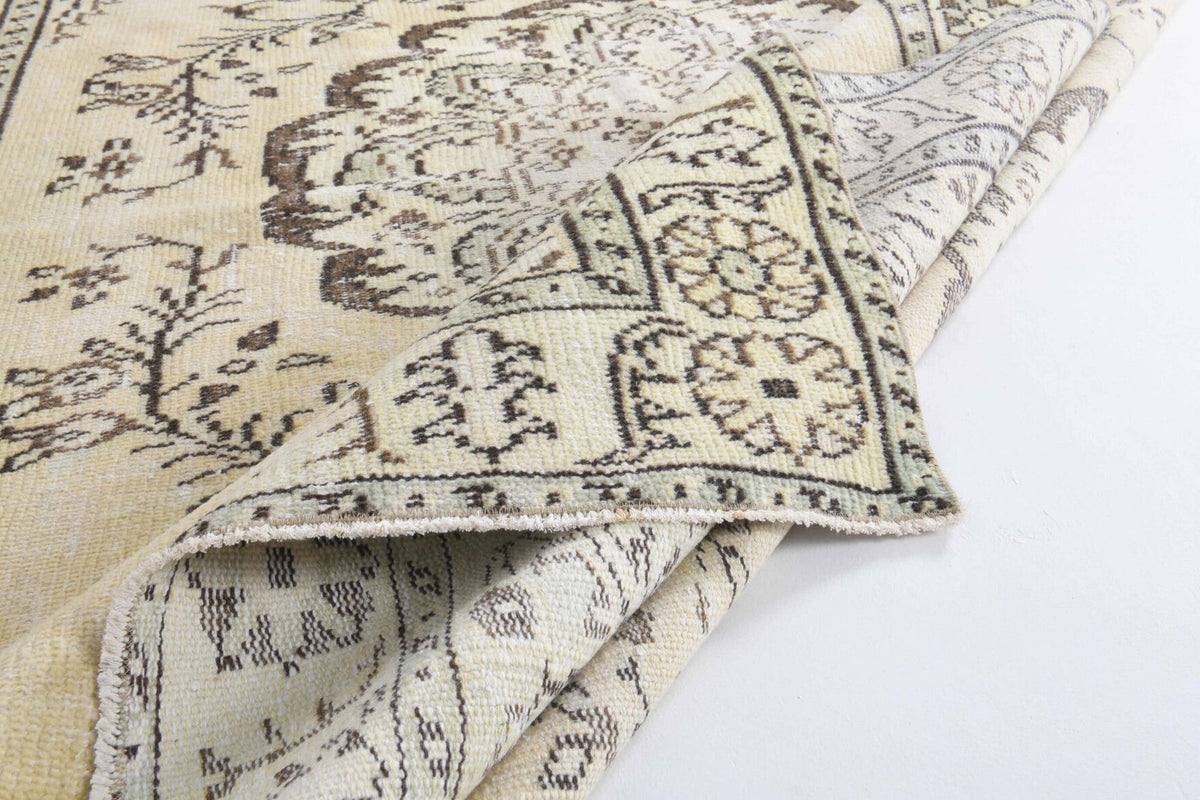 El yapımı vintage halı 183x272 cm oryantal desenli yün - kenar ve saçak detayı