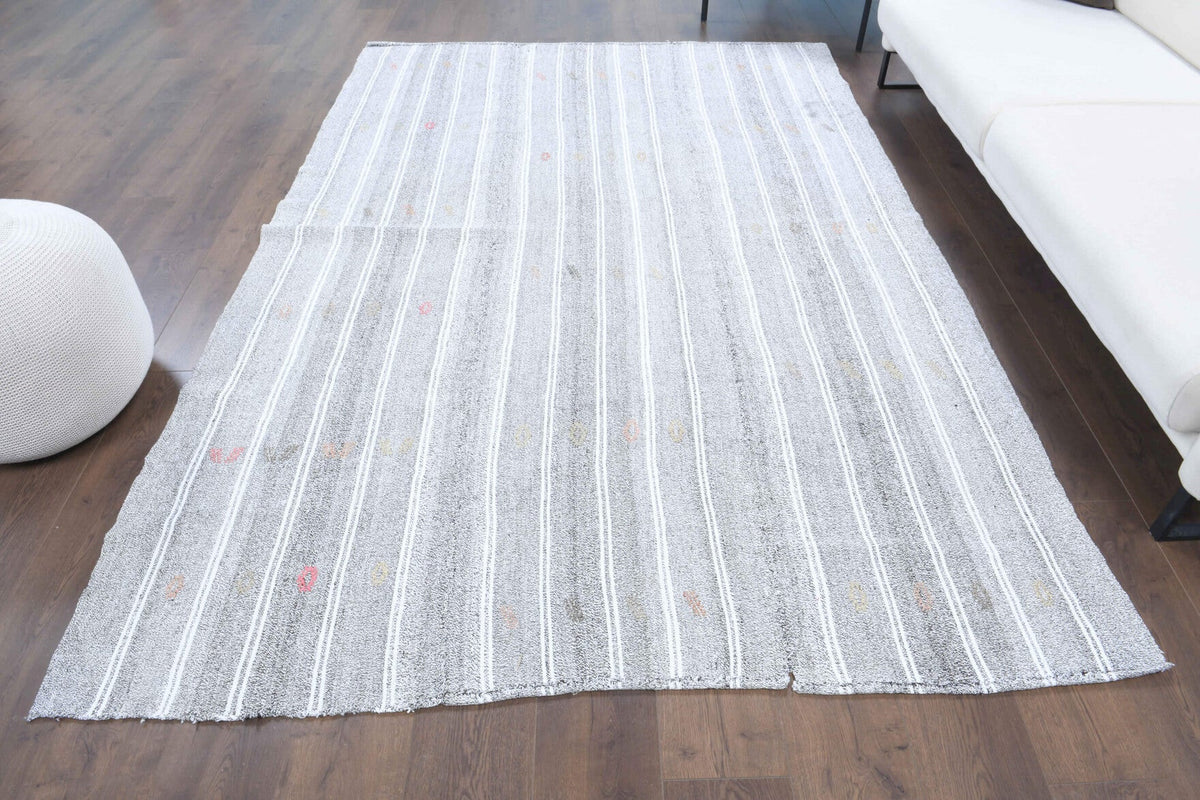 El yapımı vintage halı 185x279 cm kilim desenli yün - yakın çekim doku detayı