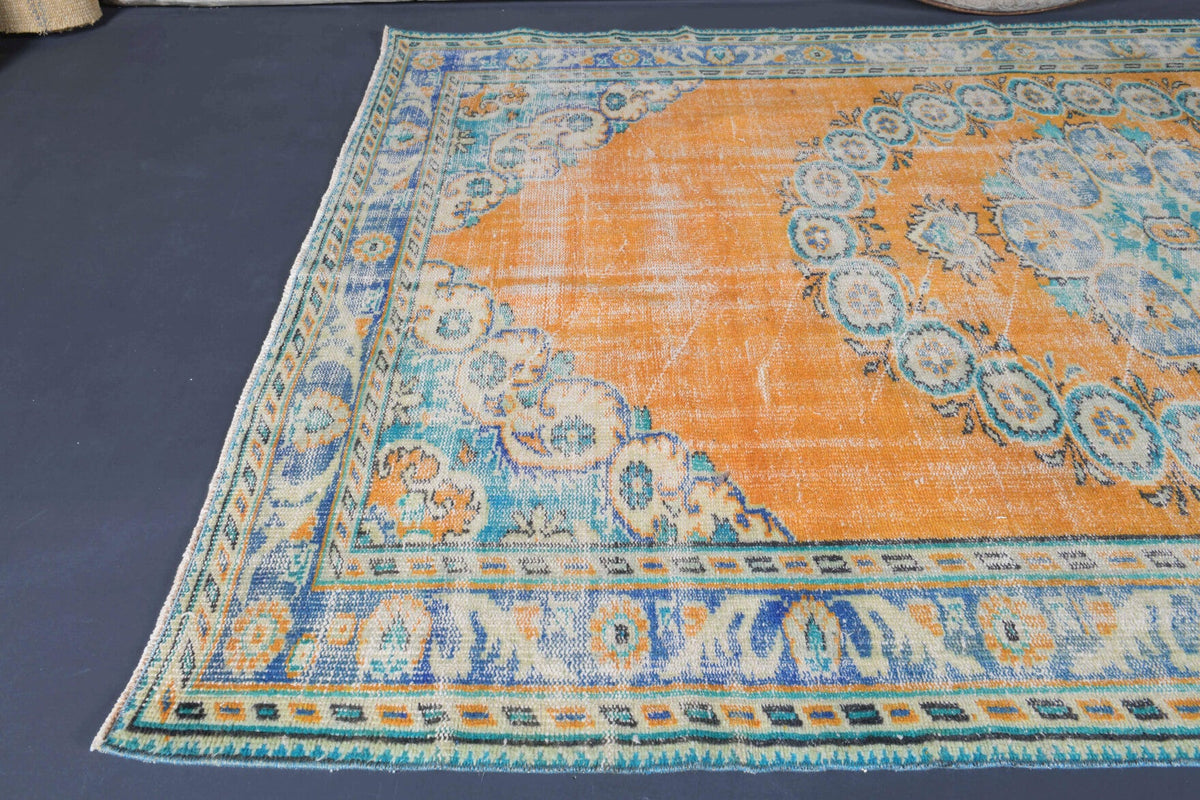 El yapımı vintage halı 170x262 cm oryantal desenli yün - mekan görünümü
