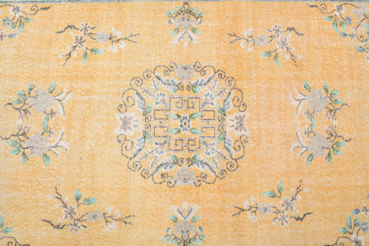 El yapımı vintage halı 152x274 cm madalyonlu desenli yün - üstten görünüm