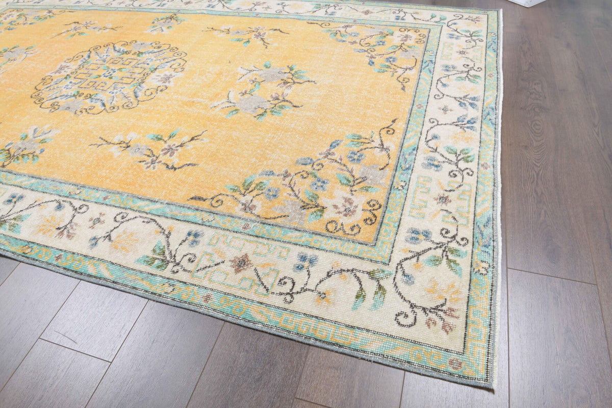El yapımı vintage halı 152x274 cm madalyonlu desenli yün - açık alan görünümü