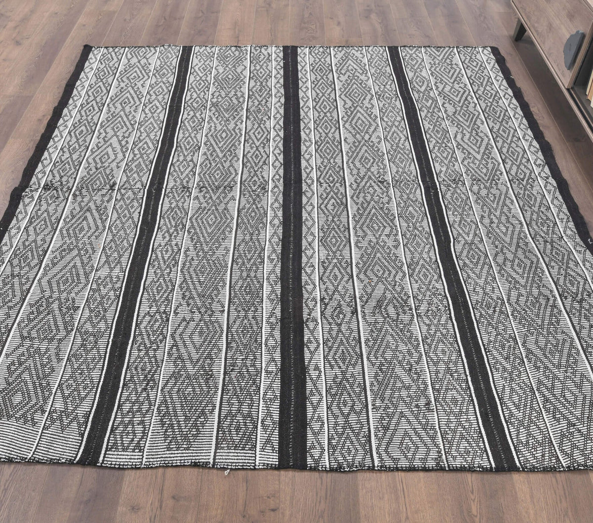 El yapımı vintage halı 211x213 cm çizgili desenli yün - detay görünümü