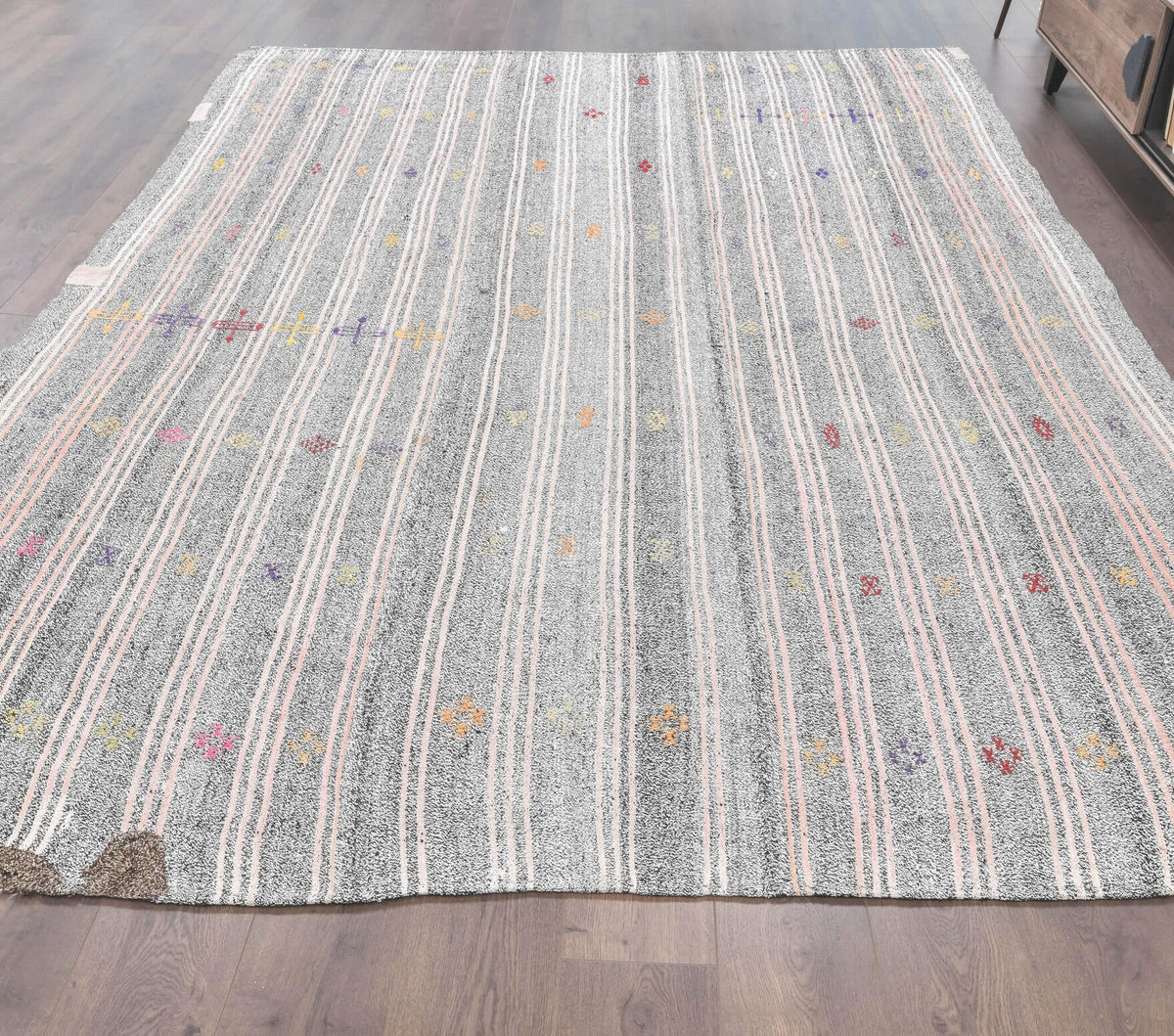 El yapımı vintage halı 244x310 cm çizgili desenli yün - detay görünümü
