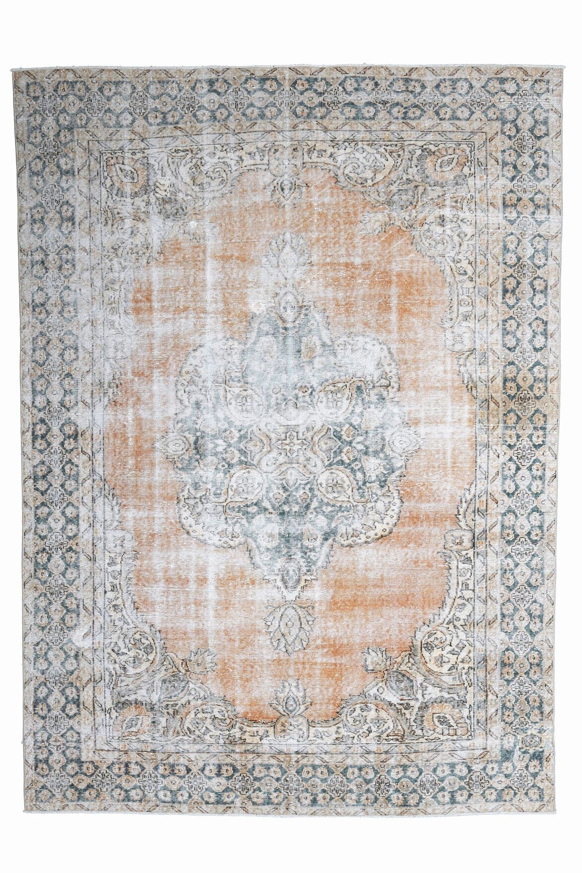 El yapımı vintage halı 241x325 cm oryantal desenli yün - açık alan görünümü