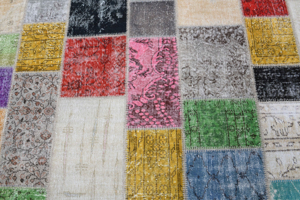 El yapımı vintage halı 254x348 cm tribal desenli yün - kenar ve saçak detayı