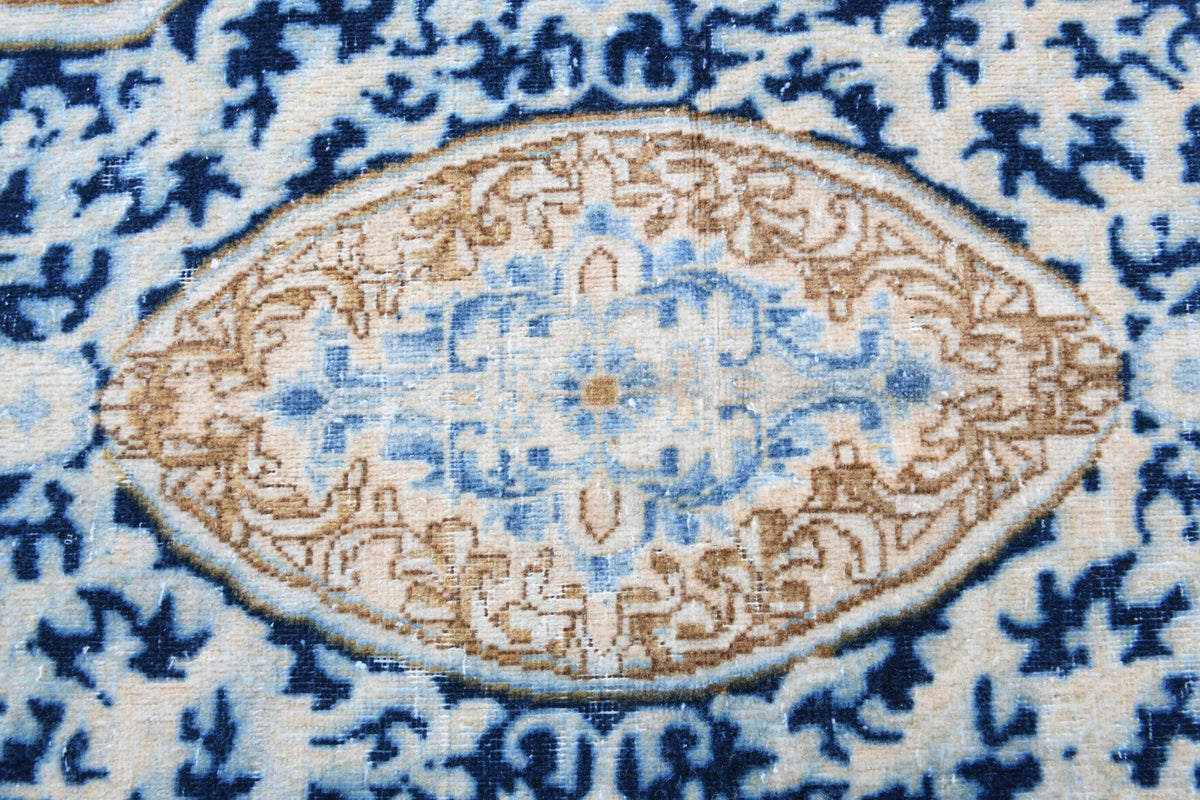 El yapımı vintage halı 274x378 cm oryantal desenli yün - mekan görünümü