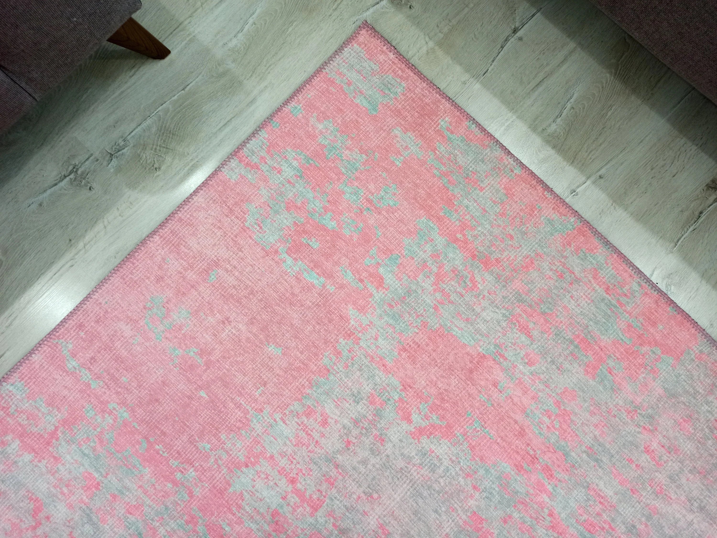 Gray Geometric Patterned Vintage Carpet- CLEARANCE - AL99OU