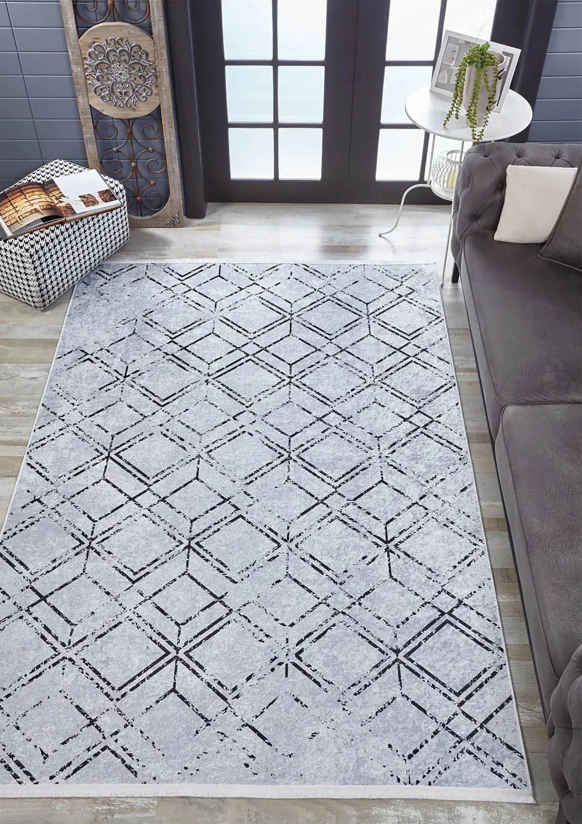 Açık Gri Geometrik Antika Halı