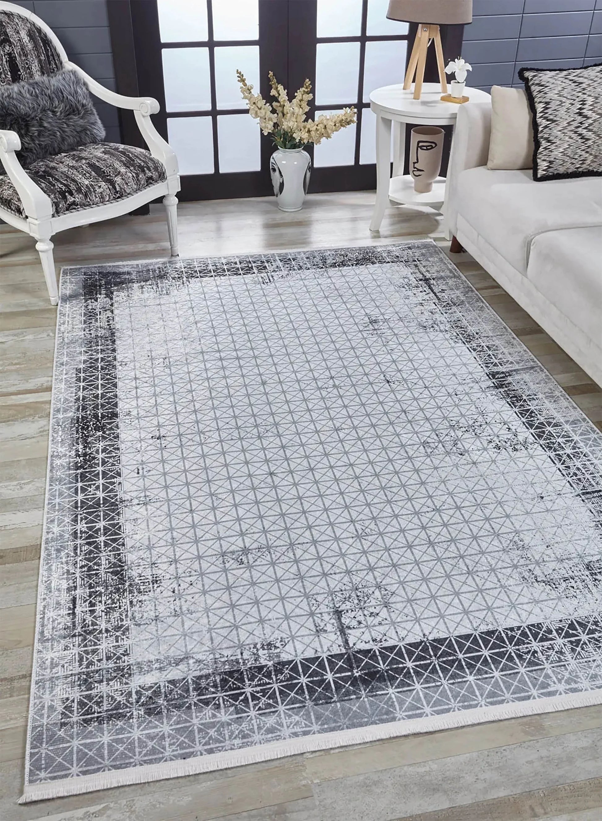 Açık Gri Geometrik Desenli Kontrastlı Çerçeve Halı