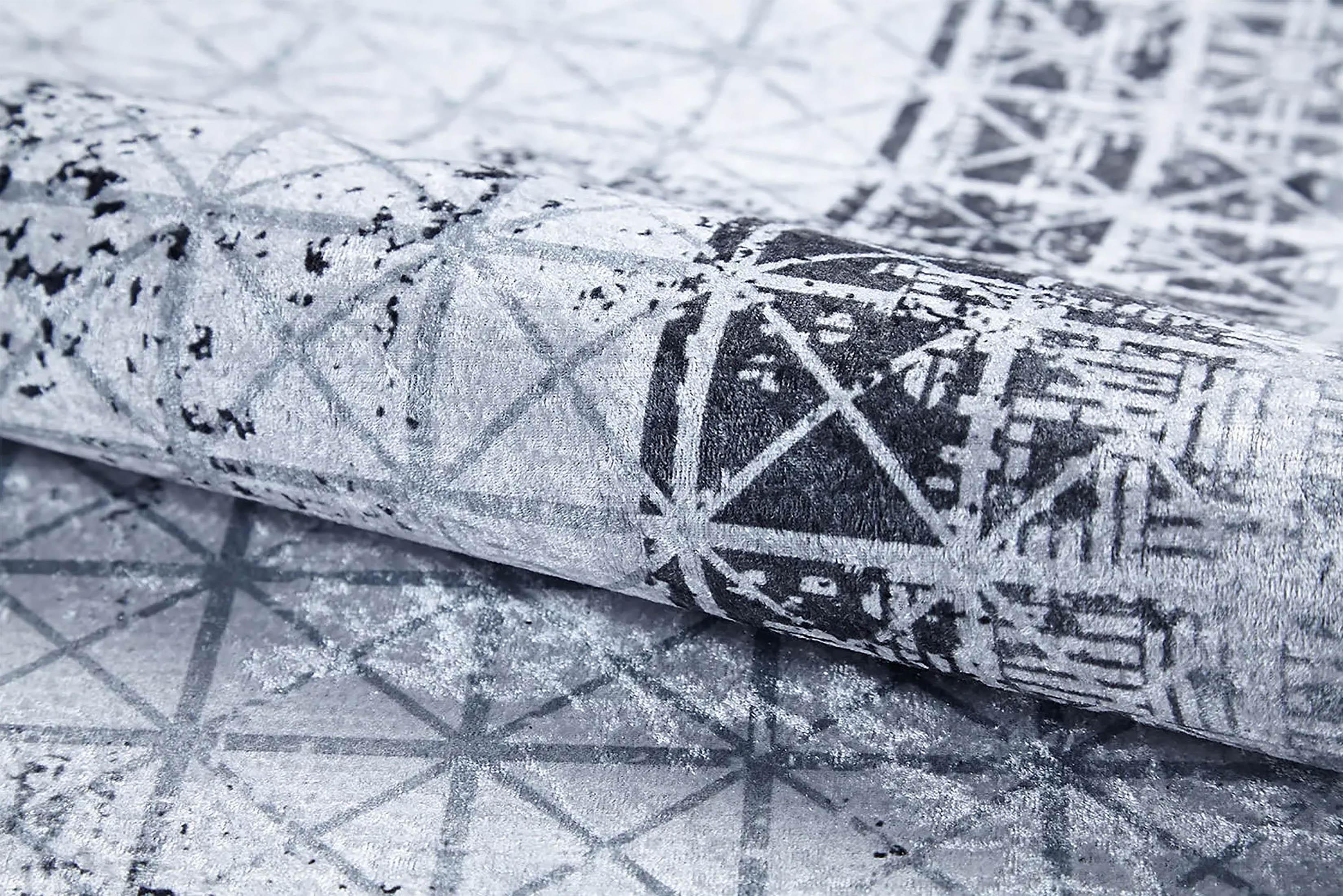 Açık Gri Geometrik Desenli Kontrastlı Çerçeve Halı
