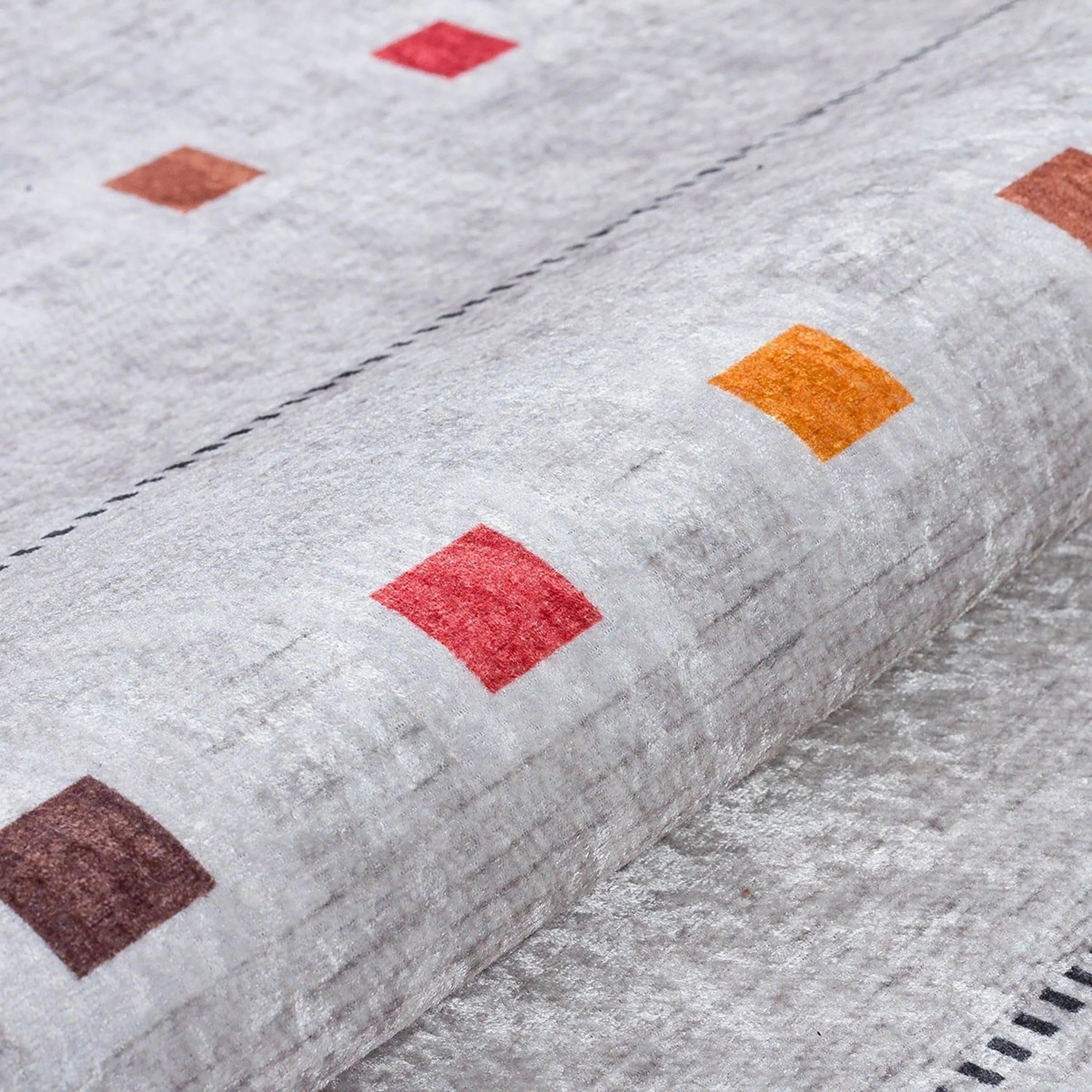 Açık Gri Renkli Kare Desenli Modern Kilim Halı
