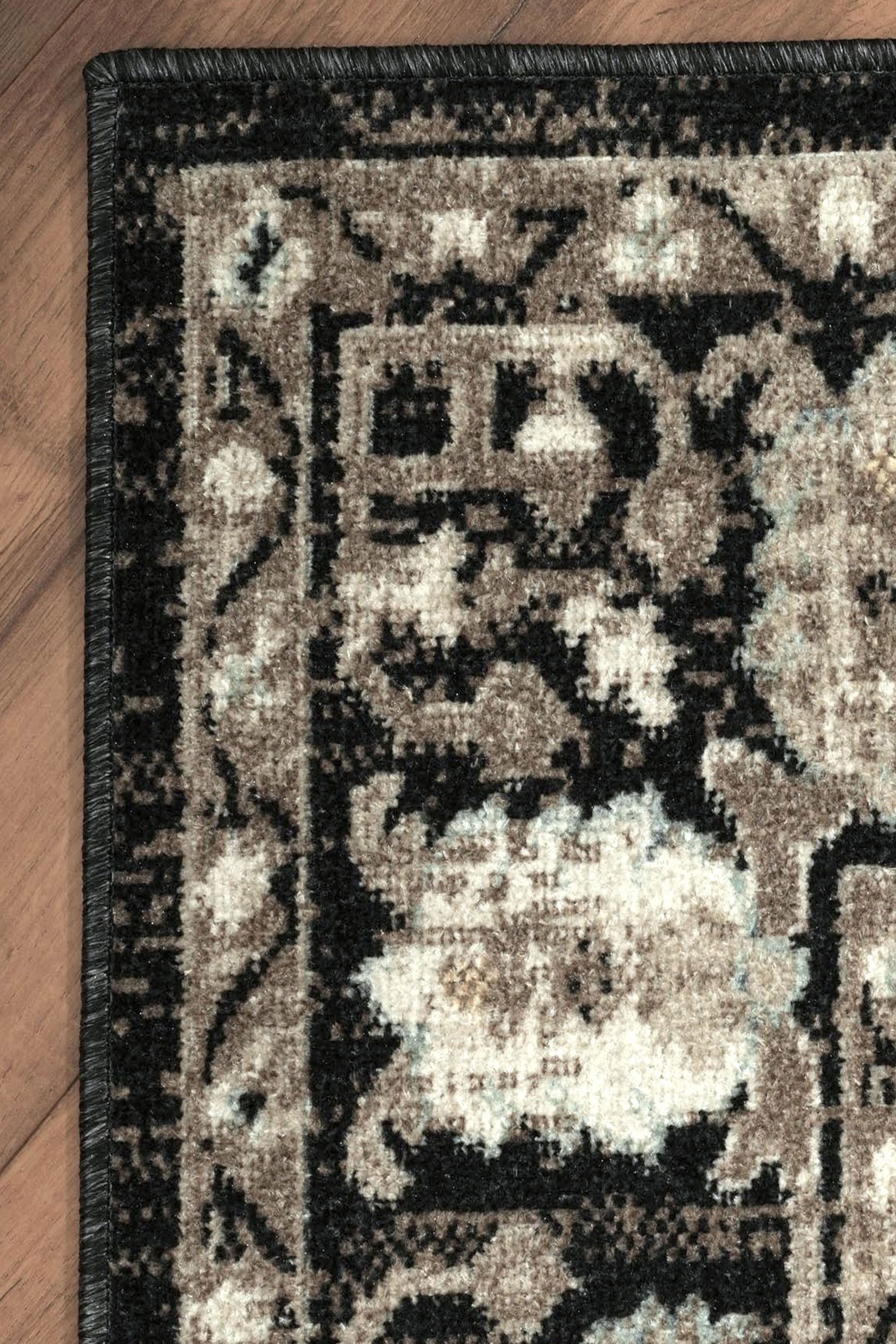 Klasik Esintili Siyah ve Bej Vintage Desenli Halı - FMBH03