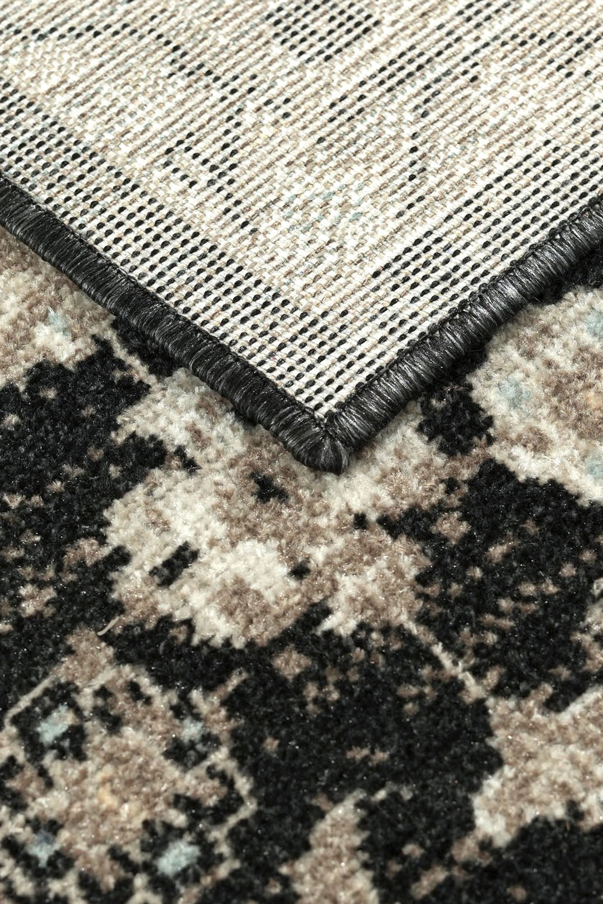 Klasik Esintili Siyah ve Bej Vintage Desenli Halı - FMBH03