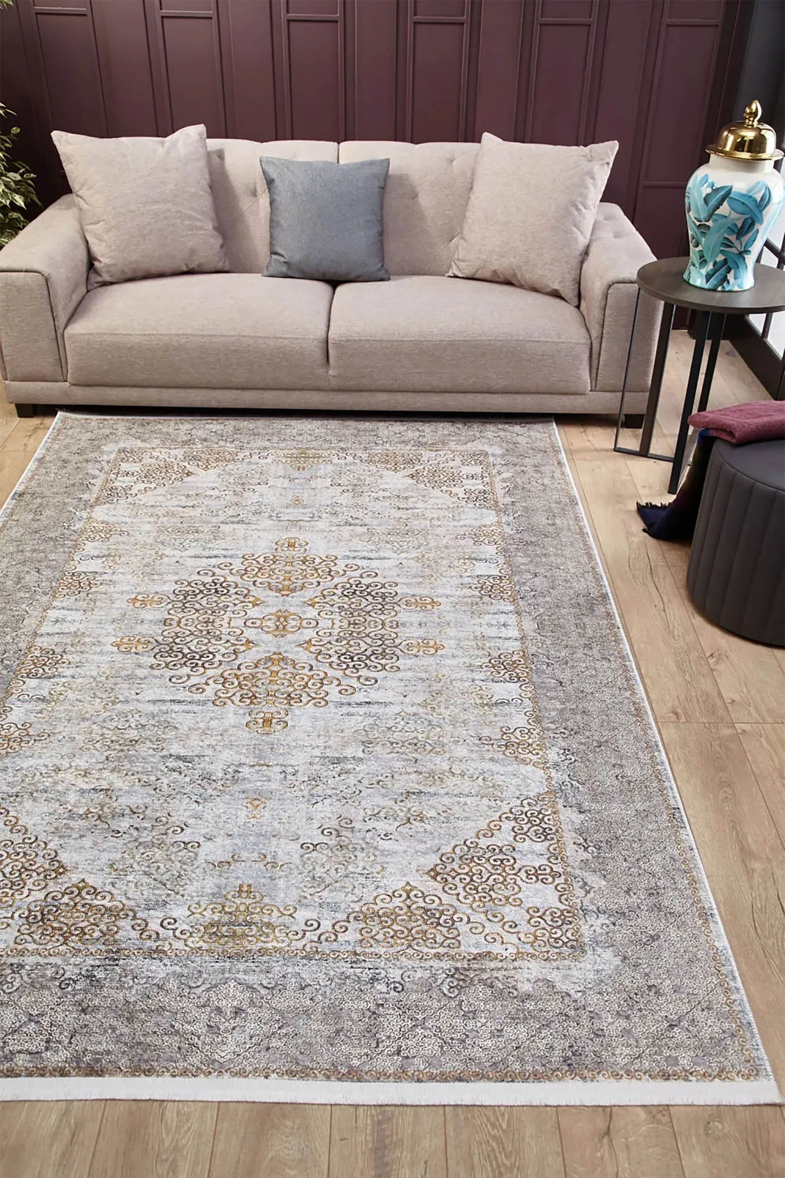 Bej Gri Altın Çiçekli Vintage Madalyonlu Geometrik Halı