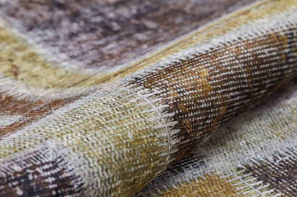Bej Kahve Çerçeveli Kare Patchwork Görünümlü Halı
