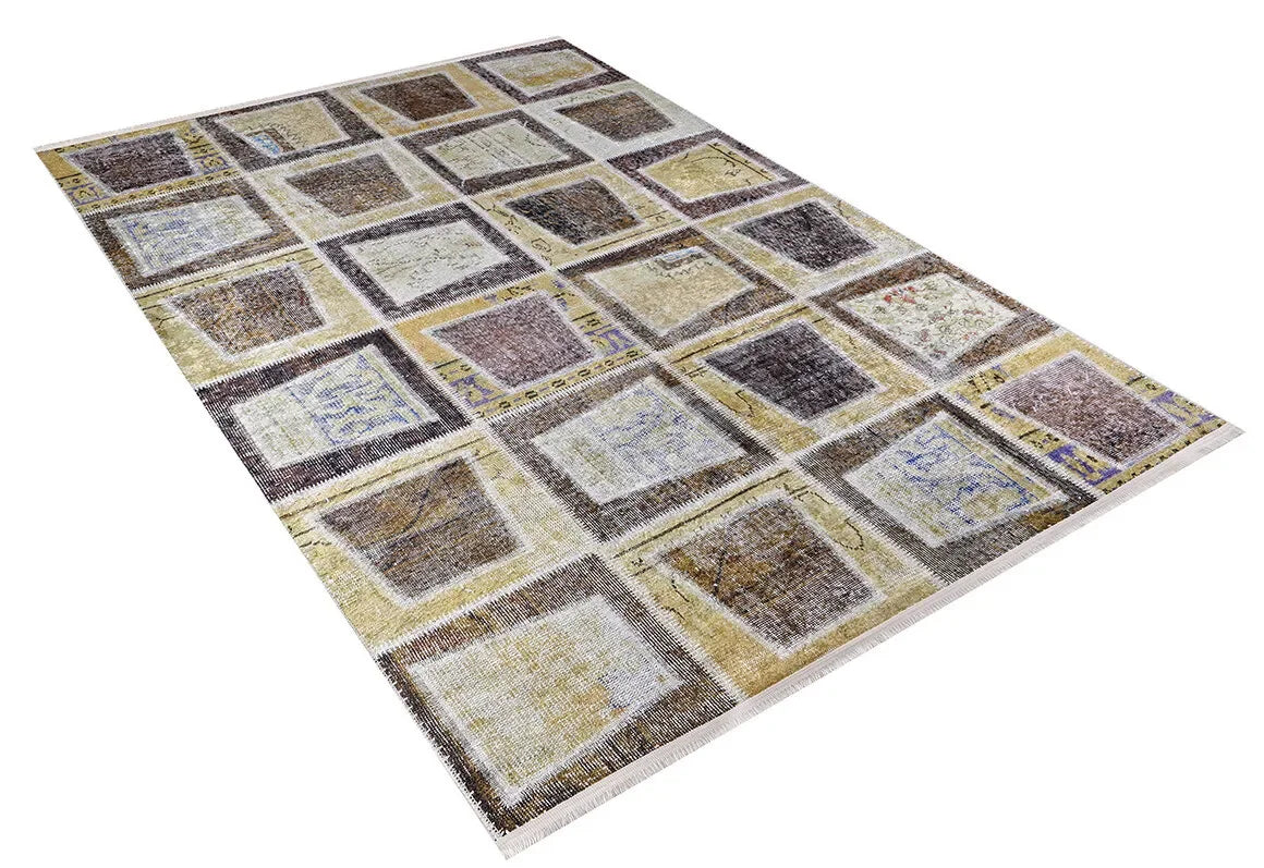 Bej Kahve Çerçeveli Kare Patchwork Görünümlü Halı