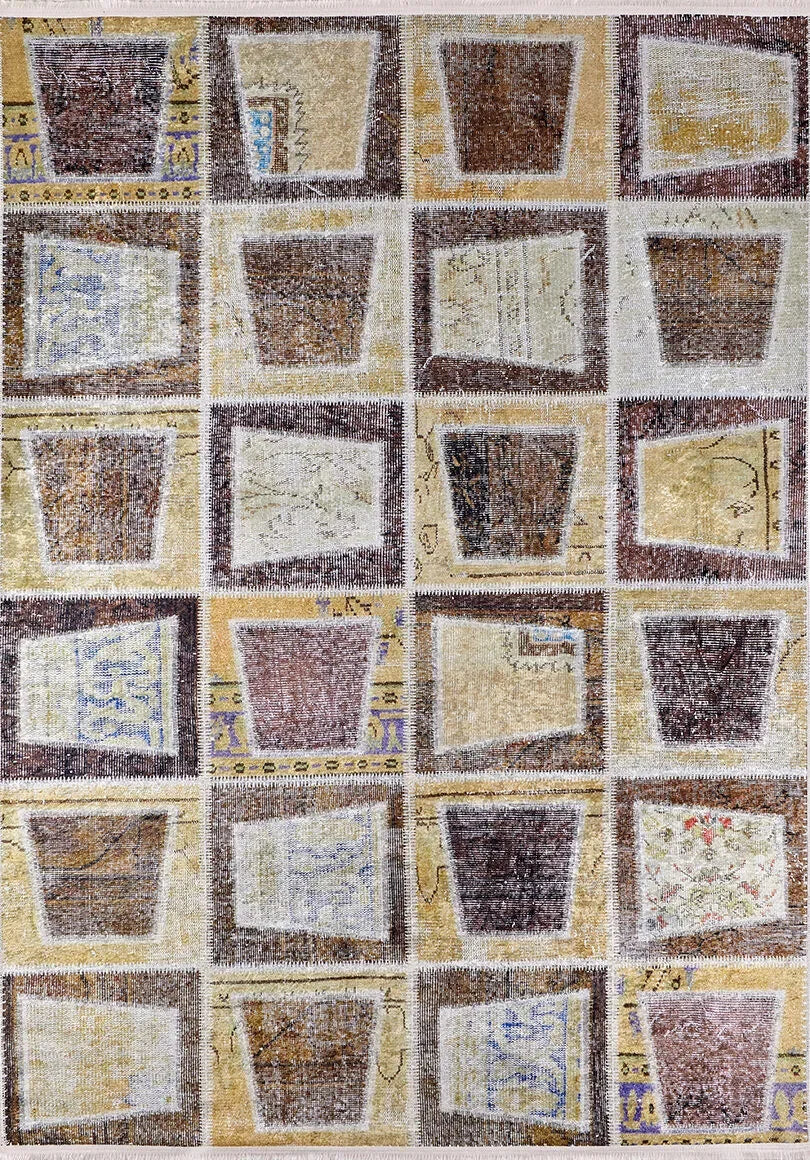 Bej Kahve Çerçeveli Kare Patchwork Görünümlü Halı