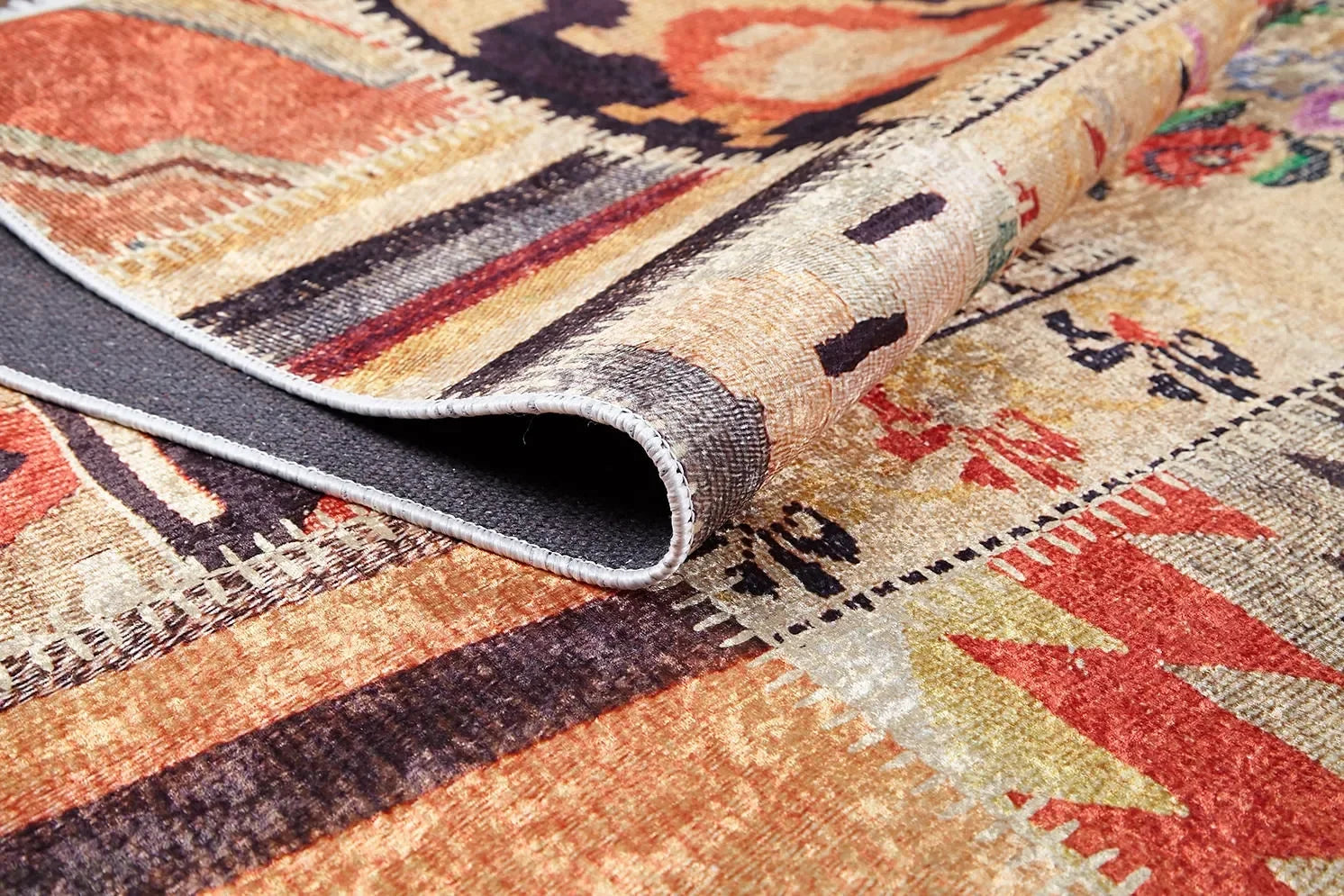Bej Toprak Tonları Patchwork Görünümlü Halı