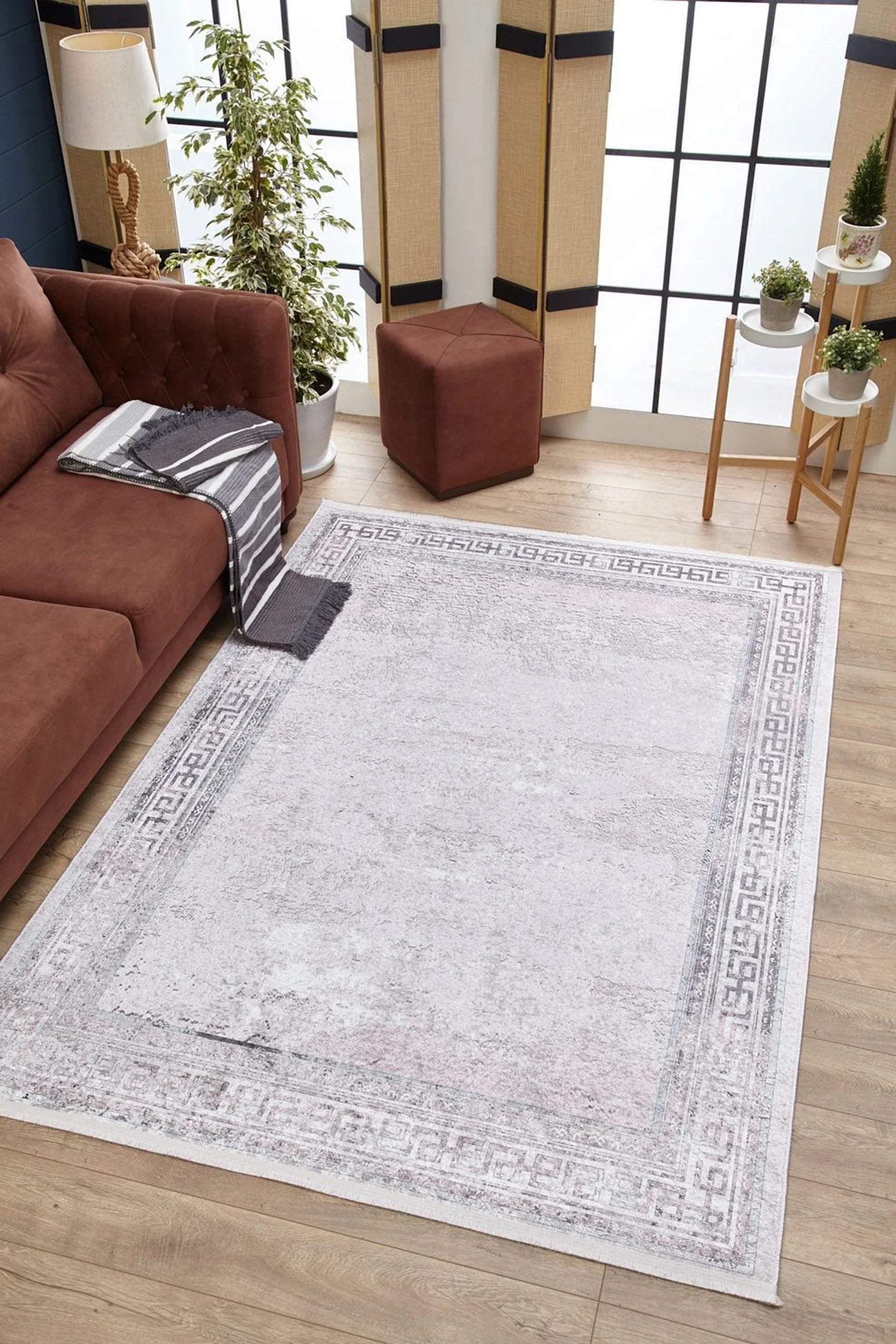 Beyaz Açık Pembe Gri Geometrik Desenli Halı